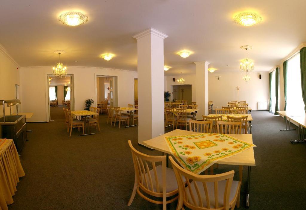 Zamecky Hotel Lednice Ngoại thất bức ảnh